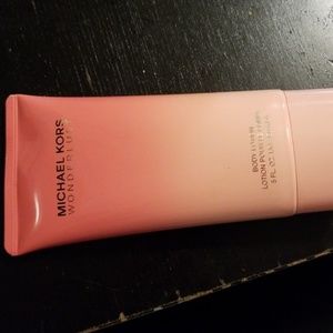 Michael Kors Wanderlust body lotion